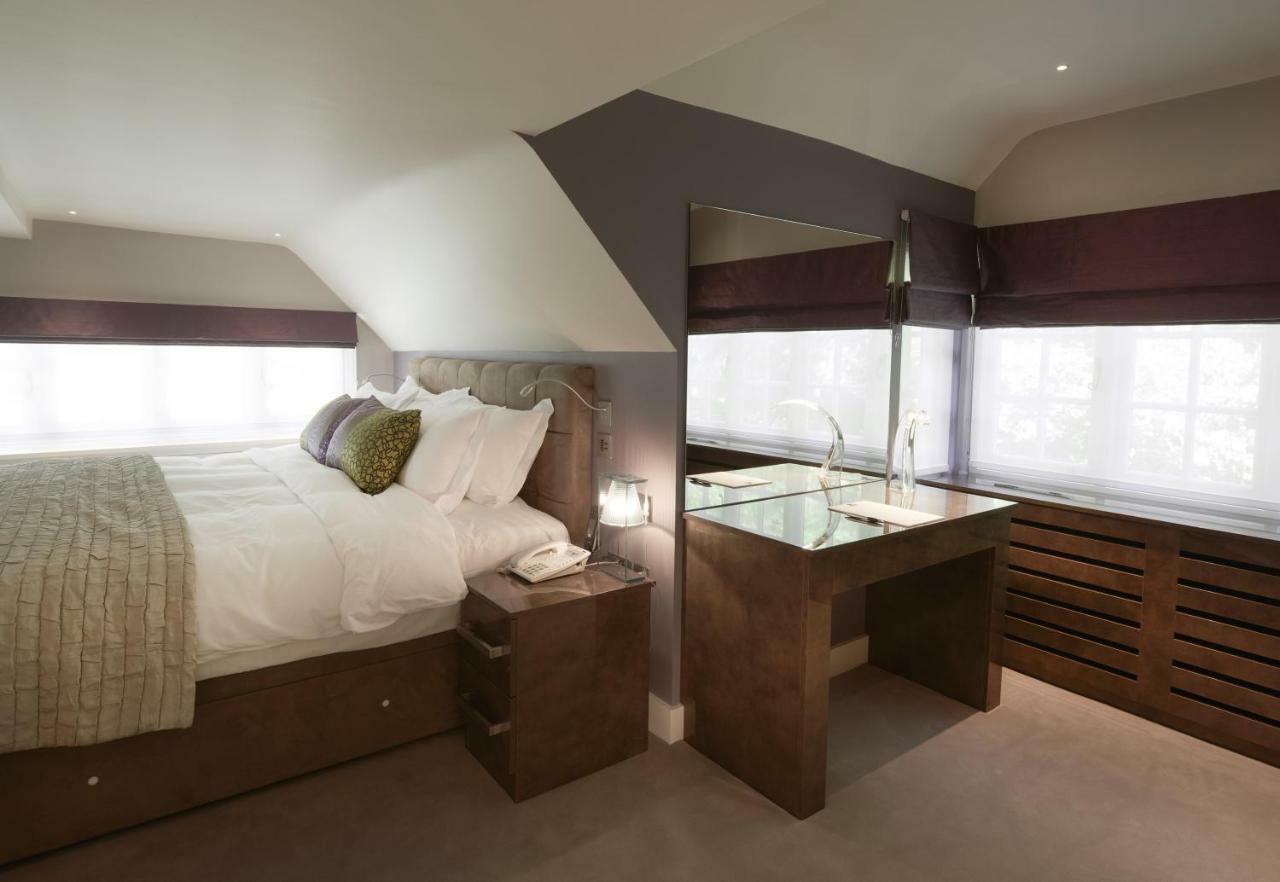 The Dog And Badger Bed & Breakfast Marlow  Bagian luar foto